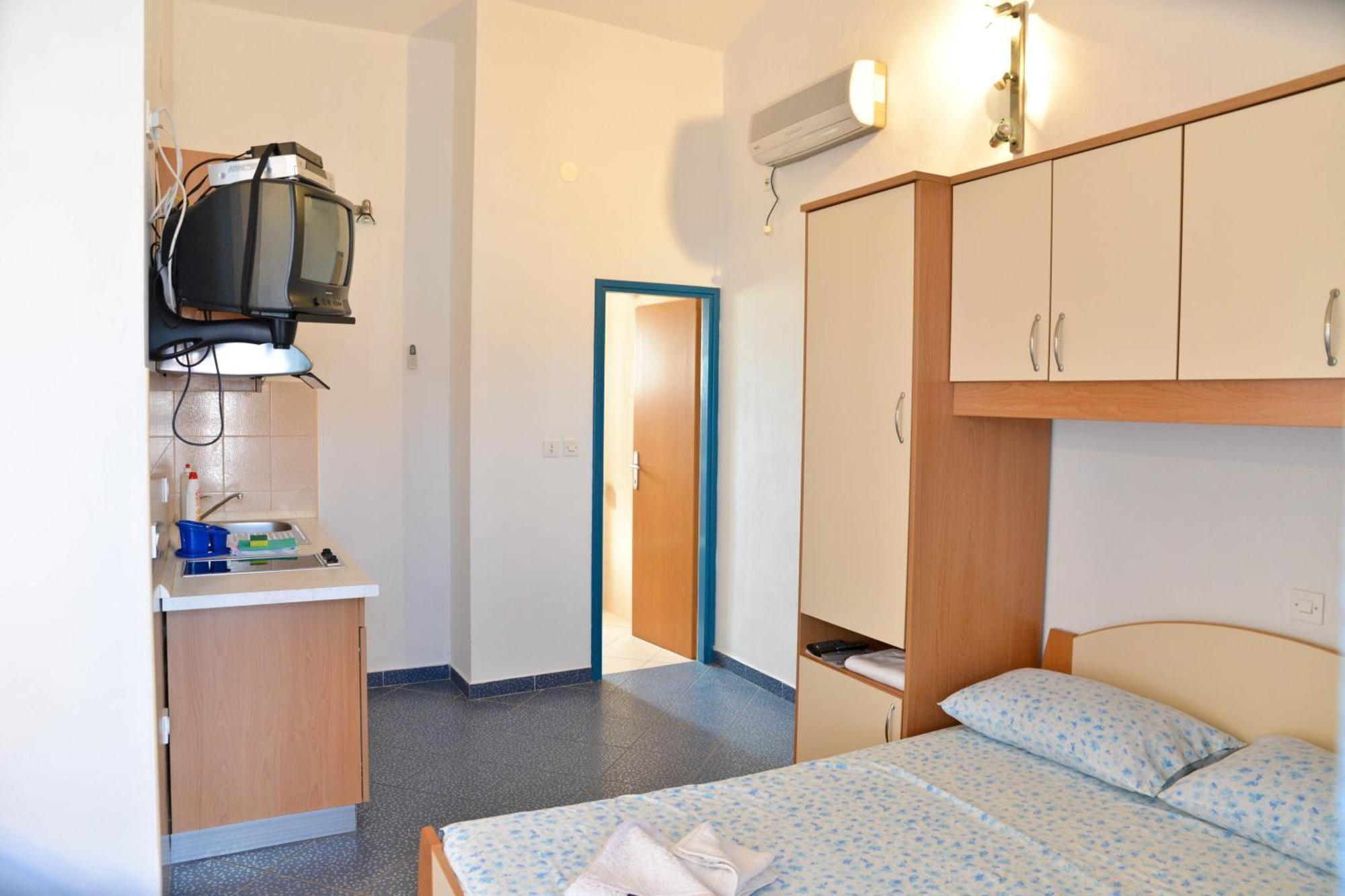 Apartments Lonic Kukljica Phòng bức ảnh