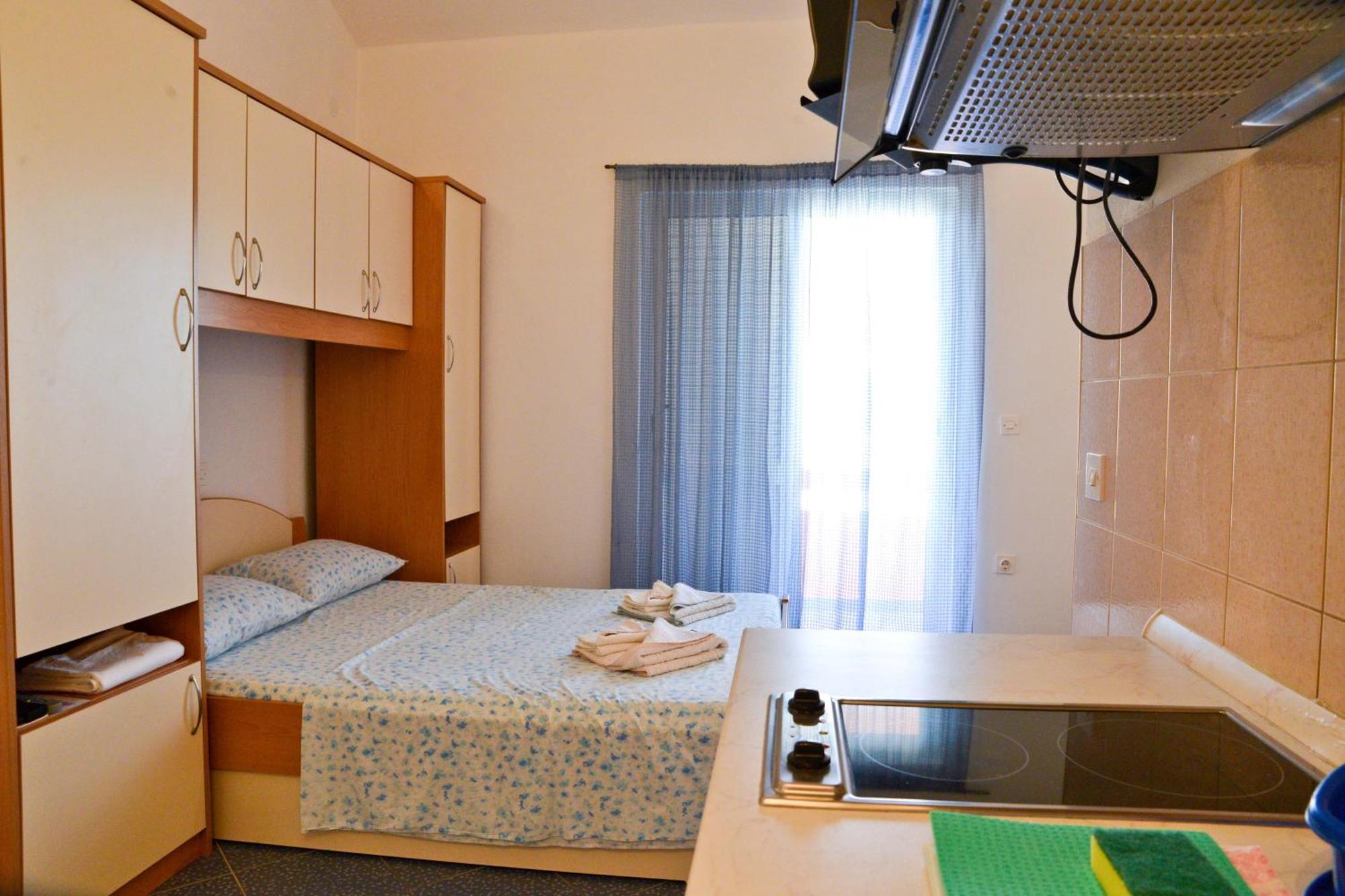 Apartments Lonic Kukljica Phòng bức ảnh