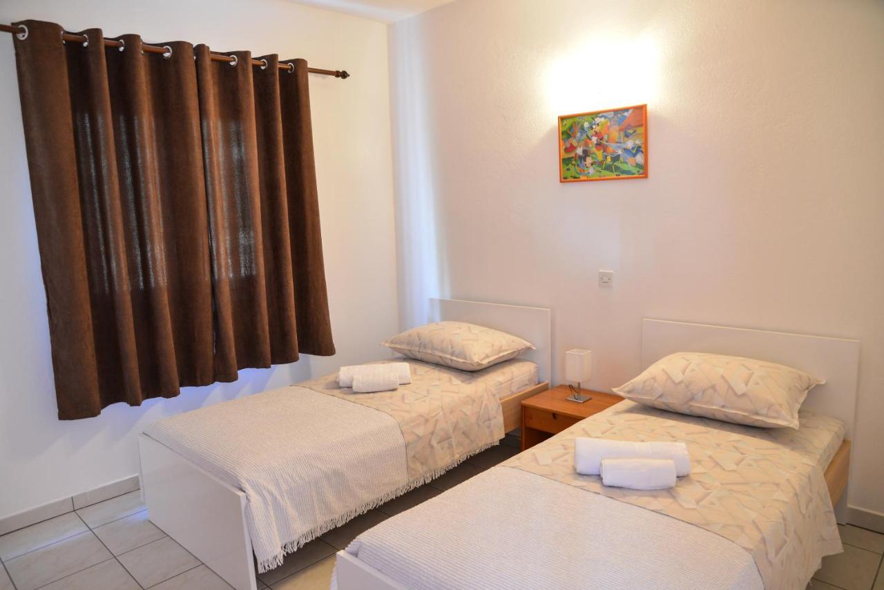 Apartments Lonic Kukljica Ngoại thất bức ảnh