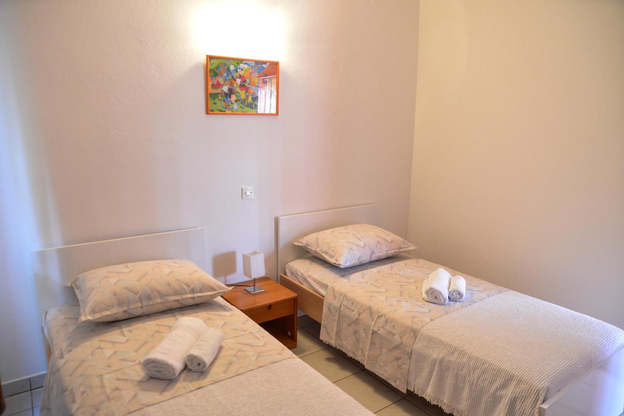 Apartments Lonic Kukljica Ngoại thất bức ảnh