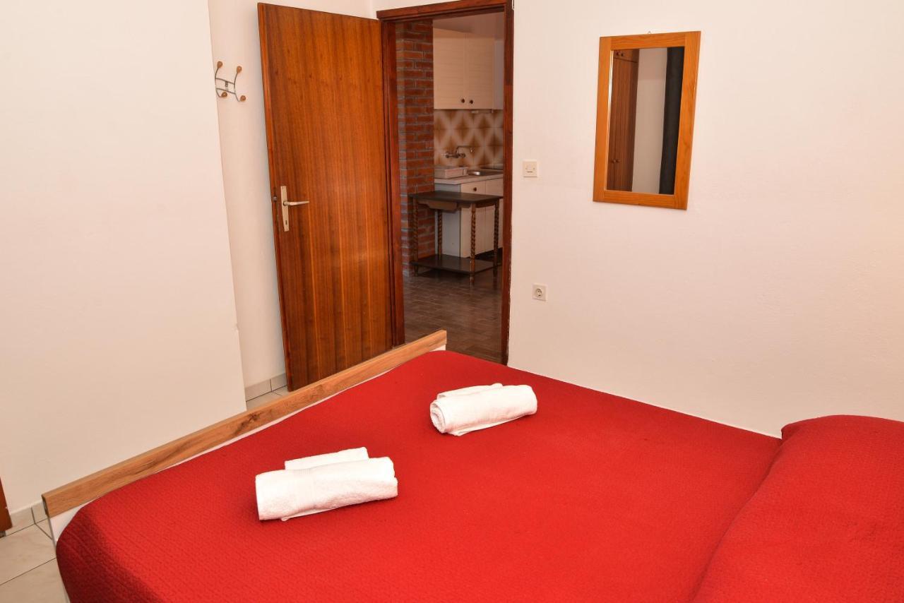 Apartments Lonic Kukljica Ngoại thất bức ảnh